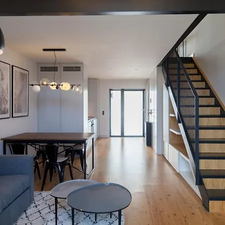 Flh Intendente Modern Mezzanine With Balcony Lizbona