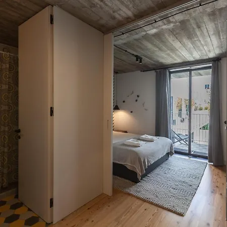 Flh Intendente Modern Mezzanine With Balcony * Lizbona